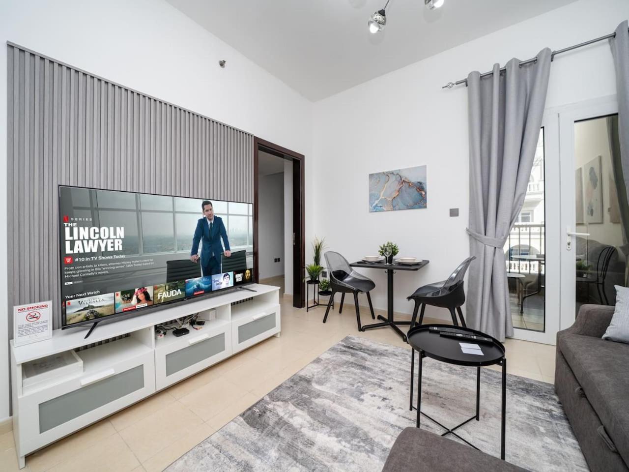 Charming 1-bedroom In Autumn, Jvc *
