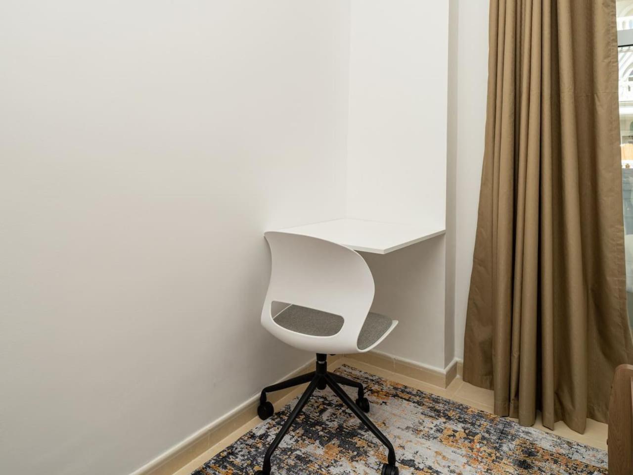Charming 1-bedroom In Autumn, Jvc *